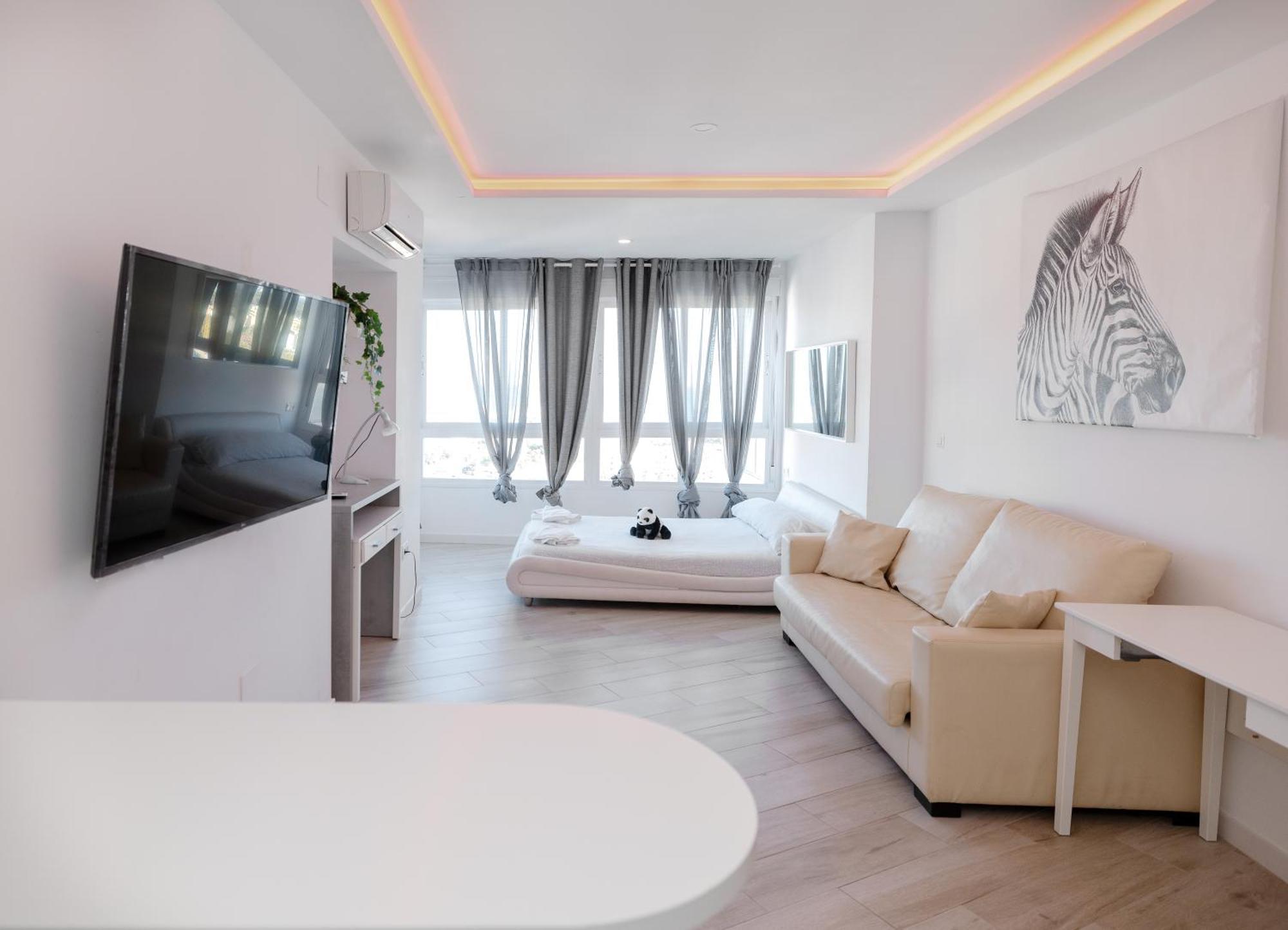 Sun Apartments 托雷莫利诺斯 外观 照片